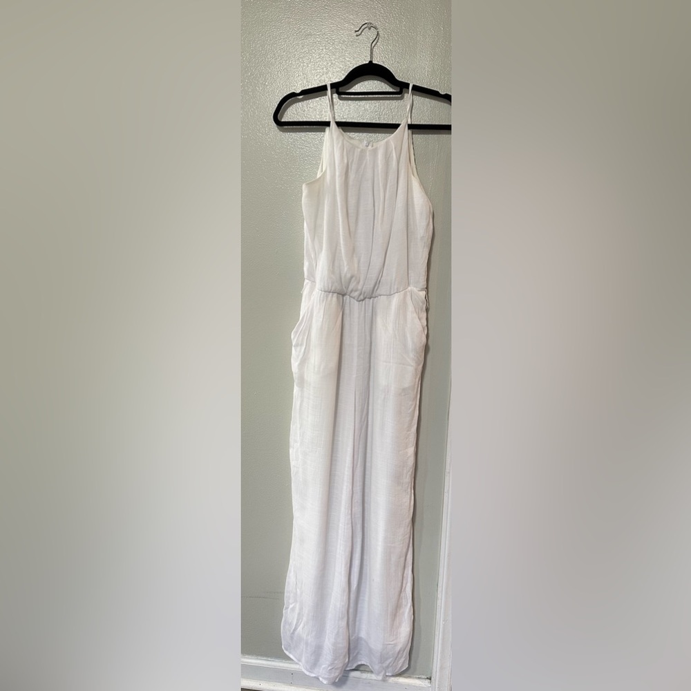 Great for honeymoon or bachlorette! White linen jump suit.
